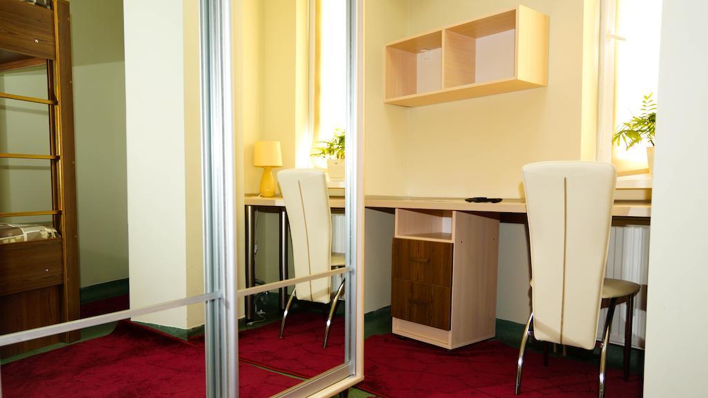 City Hostel Panorama Úzhgorod Habitación foto